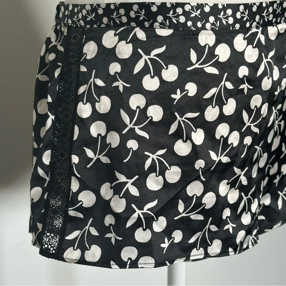Victoria’s‎ Secret Cherry Print Satin Pajama Shorts Black White Lace Medium